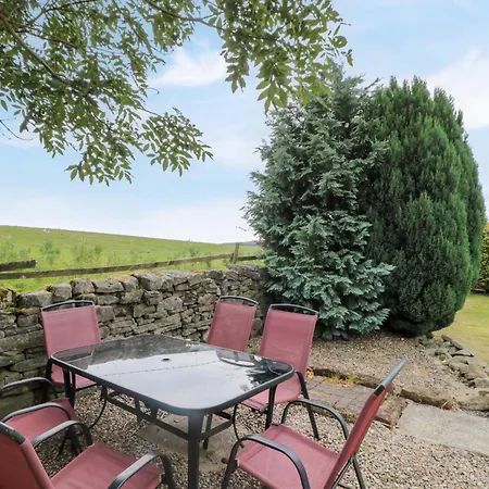 7 Dale End * ويتبي